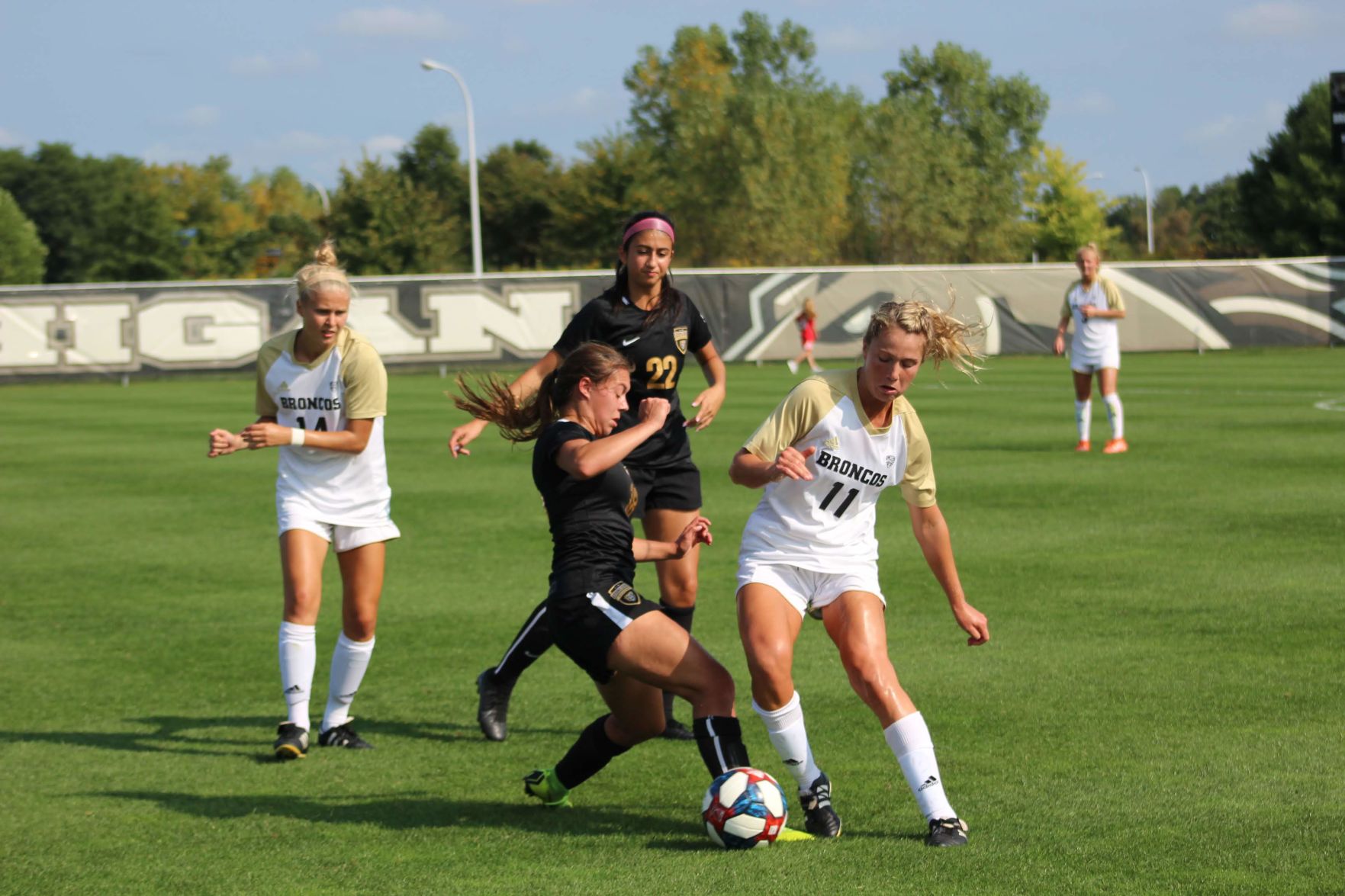 Women's soccer takes care of business against CMU